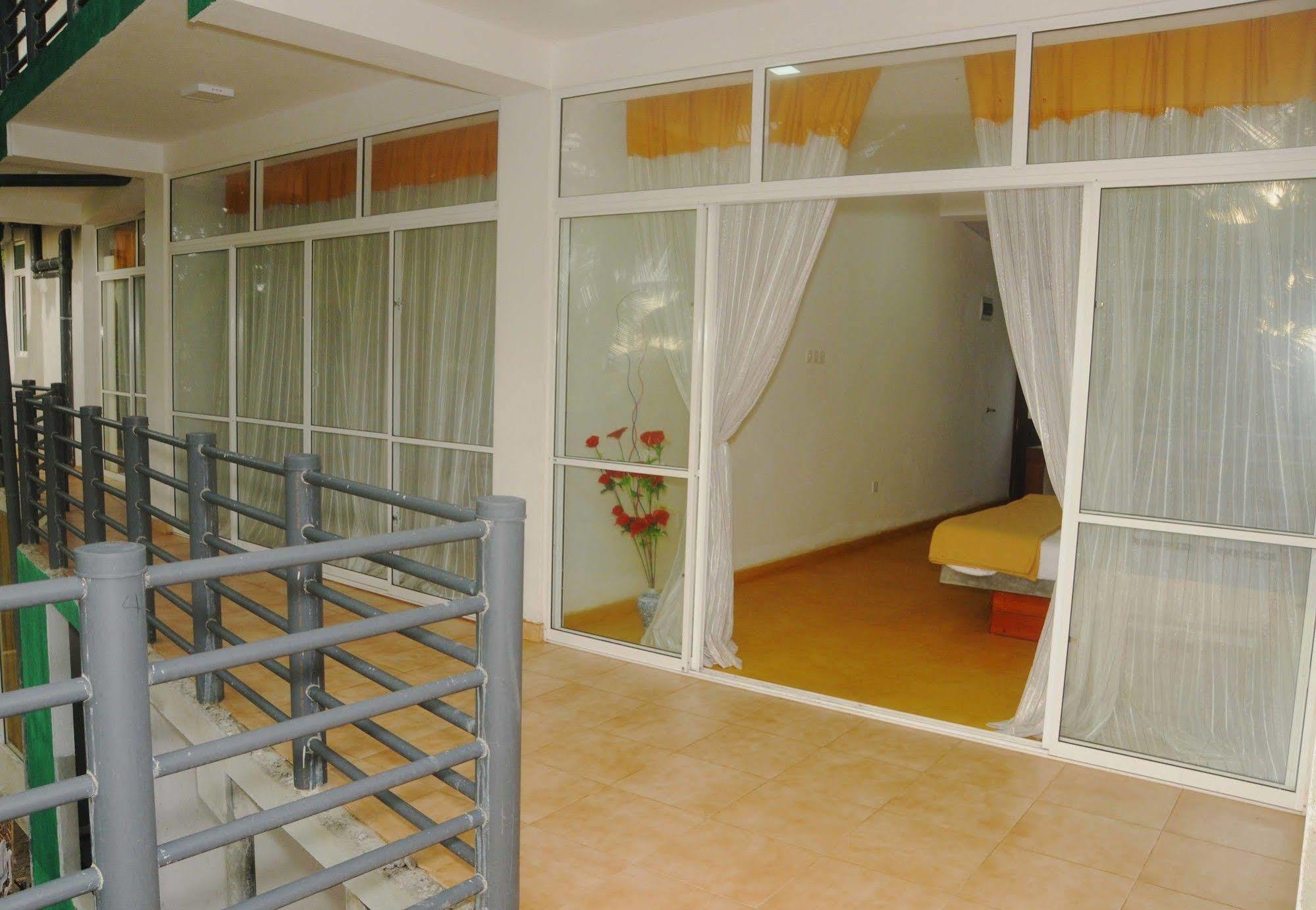 New Shangrela Beach Resort Ambalangoda  Exterior photo